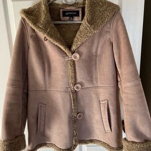 Jones New York coat. Like new. Very warm.